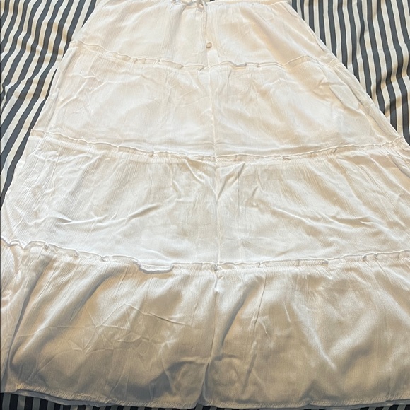 Elegant White Tiered Skirt - Picture 1 of 1